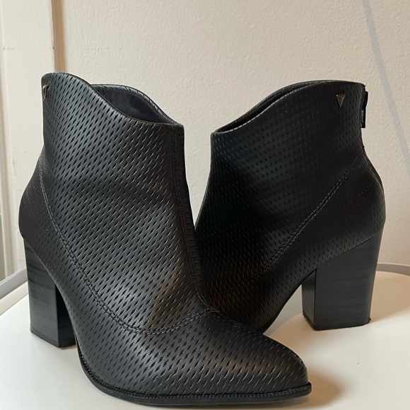 Ankle boots - Picture 2 of 8
